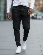 velvom-men-cargo-pant-black-model
