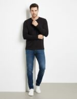 velvom-men-full-sleeve-tshirt-black-model-size